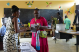 Les Gabonais appelés aux urnes pour élire leur président, après 19 mois de régime militaire