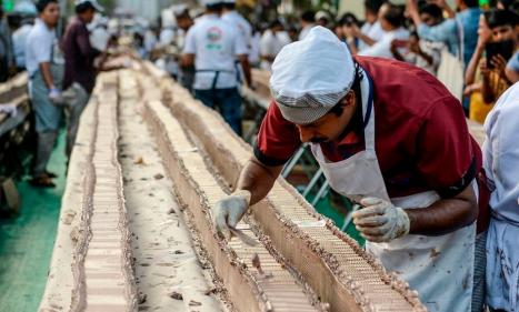 Infos congo - Actualités Congo - -Le plus long gâteau du monde fait 6,5 km