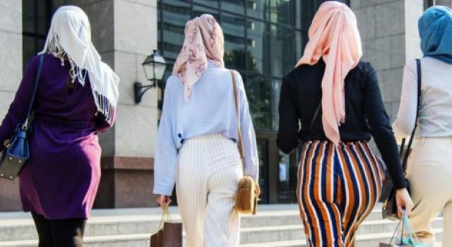 Mediacongo Net Actualites En Algerie Une Campagne A Ete Lancee Contre La Pression Sociale Qu Implique Le Port Du Hijab