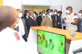 Lutte contre la propagation du Covid-19 en RDC: le PM Ilunga en visite d’inspection à l’aérogare de N’djili