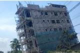 Immeuble affaissé à Socimat : le gouvernorat de la ville Kinshasa ordonne sa démolition 