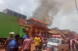 Nord-Kivu : un dépôt de matelas ravagé par un incendie à Butembo, la société civile appelle à la dotation d’un camion anti-incendie