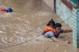 Au moins 17 morts dans des coulées de boue au Népal, 870.000 personnes touchées en Inde