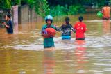 Indonésie : plus d'une centaine de morts après des inondations et des glissements de terrain