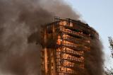 Italie: à Milan, un immeuble de 20 étages ravagé par un incendie sans toutefois la mort 