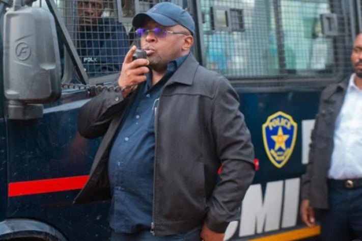 Criminalité à Kinshasa : le gouvernement accélère le lancement du numéro d’urgence de la police