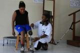 Kinshasa: grâce à la Fondation HJ Hospital, plusieurs personnes amputées reçoivent gratuitement des jambes prothèses