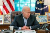 Joe Biden exige un rapport sur l'origine du Covid-19 et hausse le ton face à Pékin