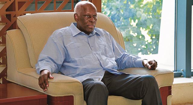 mediacongo.net – News – Jose Eduardo dos Santos was hospitalized in an emergency in Spain