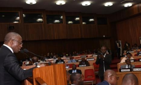 Infos congo - Actualités Congo - -Sénat : le ministre d'Etat en charge du Budget présente le projet de loi sur les systèmes de...