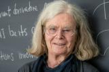 Karen Uhlenbeck, première femme récompensée du prix Abel de mathématiques 