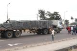 Kinshasa : L’hôtel de ville atténue les restrictions de la circulation et autorise les poids lourds de couloir économique à circuler de 10h à 15 heures
