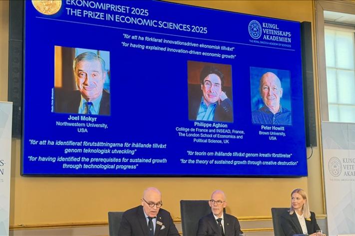 Le prix Nobel d’économie 2025 attribué à Joel Mokyr, Philippe Aghion et Peter Howitt