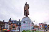 Belgique : la statue du roi Léopold II sur la place Wiertz à Namur vandalisée