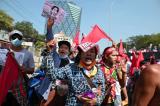 En Birmanie, la pression augmente sur les militaires, qui multiplient les arrestations
