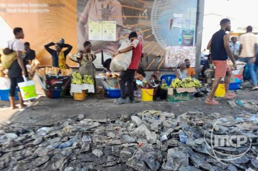 Kinshasa : le gouvernement provincial appelé à déguerpir les marchés et arrêts pirates dans l’ouest de la capitale