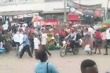 Kinshasa : faute de marché, les vendeuses s'emparent de la voie publique au carrefour de Binza Pompage