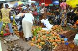 Kinshasa : Malgré l’interdiction du gouvernement, les commerces reprennent à Matadi Kibala