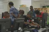 Australie : des migrants formés à la reconstruction d'ordinateurs