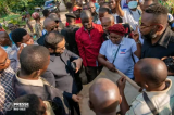 Bas-Uele : Mike-David Mokeni inspecte le site du futur stade moderne d’Azande
