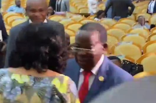 Primaires/Union sacrée : le candidat Bahati effectue son entrée dans la salle