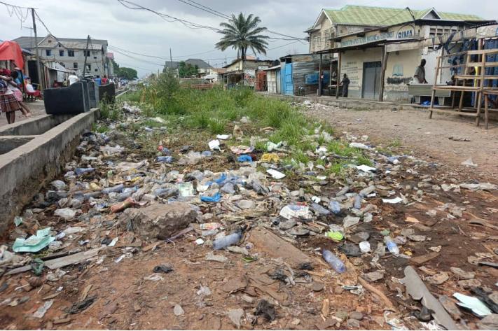 Kinshasa : plus de cinq ans après, l’avenue Mombele à Limete reste un chantier abandonné