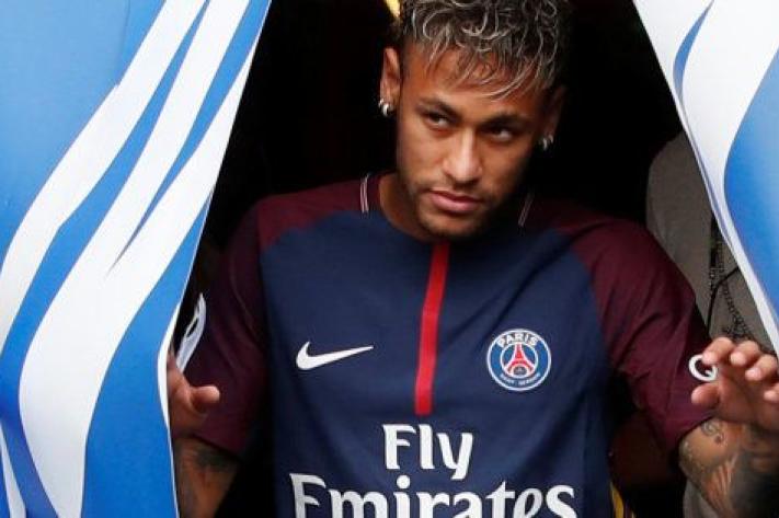 Le Meilleur du PSG on X: Neymar et le futur maillot domicile du