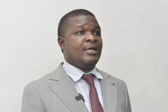 Promotion de l’automédication dans les médias : Le député Olivier demande des comptes au CSAC