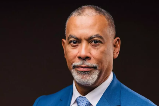 «On assiste aujourd'hui à un braquage de la Constitution», estime l'opposant Olivier Kamitatu