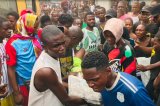 Kinshasa : un policier « Ujana » abat un jeune coach de football venu protester contre l’arrestation « arbitraire » de 2 de ses joueurs à Kimbaseke 