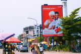 Kinshasa : le gouvernement provincial interdit l’installation de nouveaux panneaux publicitaires jusqu’à nouvel ordre