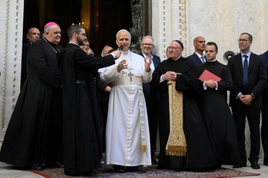 Vatican: lors du dialogue avec les prêtres de Rome, le Pape a appelé les prêtres à ne pas préparer leurs homélies avec l’IA !