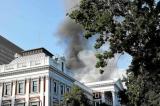 Afrique du Sud : l’incendie dévastateur au Parlement est maîtrisé, un homme est arrêté 