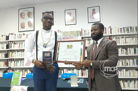 Promotion des langues nationales : le prix Sene Mongaba attribué à Jacques Tshimakinda