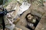 Ce jour-là du 13 décembre 2003, Saddam Hussein capturé dans un trou par les forces americaines