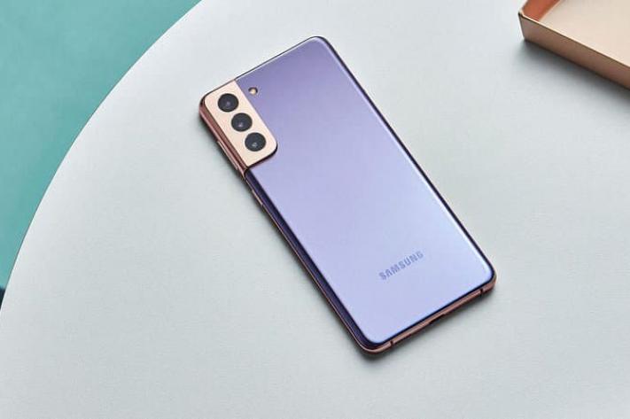 Galaxy S21 : Samsung ferait comme Apple, dites adieu au chargeur