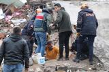 Séisme en Turquie : le bilan monte à 2 921 morts et 15 834 blessés