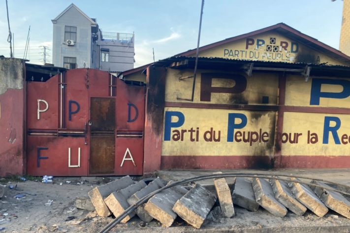 Le PPRD dénonce l’incendie de son siège et accuse le pouvoir de « dérives dictatoriales »