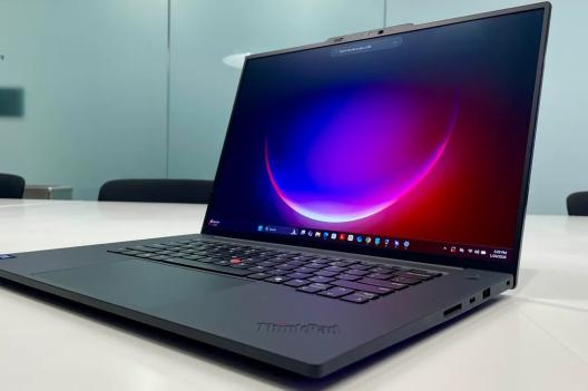Lenovo ThinkPad vs Apple MacBook : quel est le meilleur ordinateur portable pour vous ?