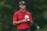 Golf : Tiger Woods, gravement accidenté de la route il y a trois mois se concentre à marcher sans béquilles