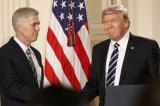 Donald Trump critiqué par le juge qu’il vient de nommer à la Cour suprême