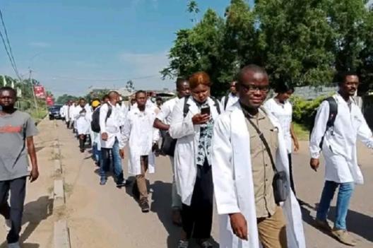 Tshopo : des médecins de Kisangani de nouveau dans la rue pour réclamer l'amélioration de leur vie sociale