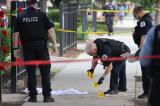 États-Unis : au moins six morts et 24 blessés dans une fusillade lors d'un défilé du 4-Juillet