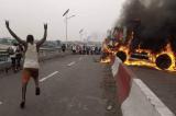 Kinshasa: en panne puis brûlé, un camion perturbe la circulation sur le saut-de-mouton de Bitabe à Masina   