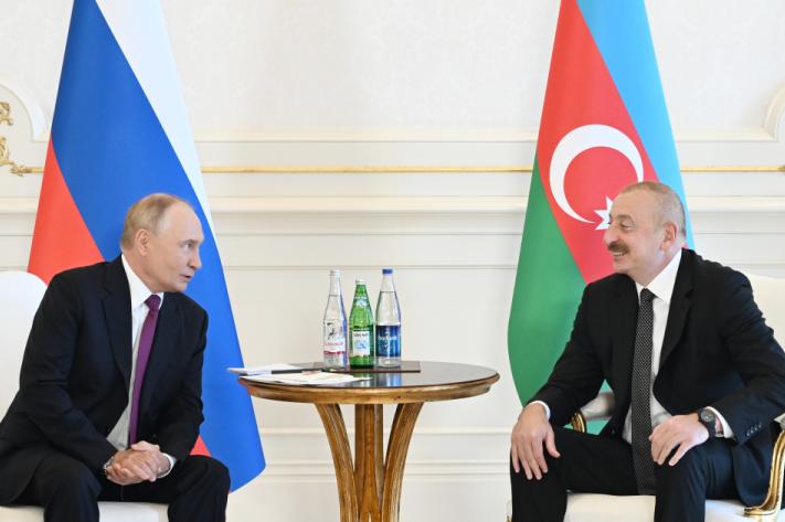 Crash d'Azerbaijan Airlines : Vladimir Poutine présente ses excuses à Ilham Aliev