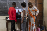 Élections 2023 / Kinshasa : début timide de vote à Lemba Salongo, des Dispositifs électroniques de vote (DEV) en panne