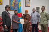 Littérature: les écrivains sollicitent des obsèques nationales en hommage au professeur Mudimbe