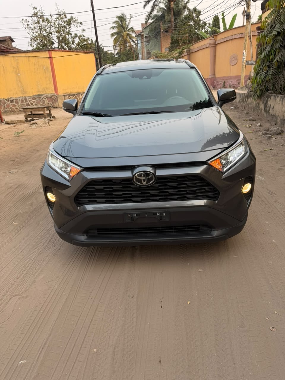 Petites annonces | TOYOTA RAV4 NON HYBRIDE A VENDRE À KINSHASA | mediacongo.net