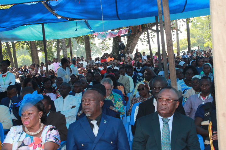 Kikwit Mgr MarieEdouard Mununu a dit sa messe d’au revoir dans la