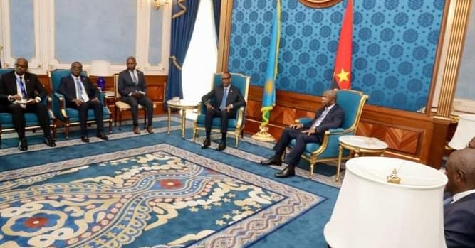 PISTES DE SOLUTIONS A LA LONGUE CRISE SECURITAIRE DE L'EST DE LA RDC. Kagame_chez_joao